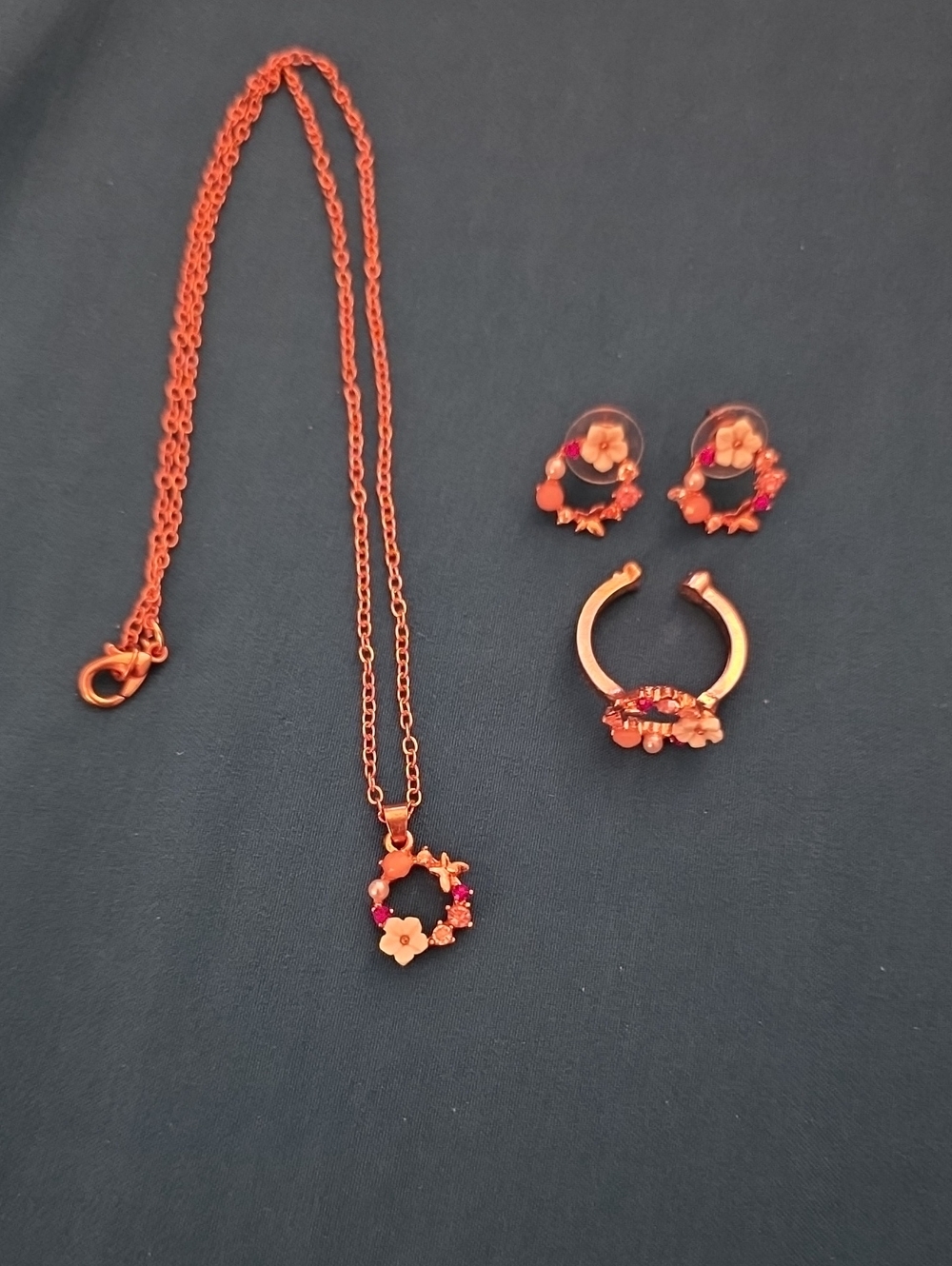 Floral Wreath Pendant Necklace and Earring Set in Rose Gold